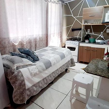 Kitnet K1 Em Torres-Rs - Na Mais Bela Praia Gaucha - Cozinha - Banheiro - Ar Condicionado - Smart Tv 32' - Wi-Fi - Anfitria Superhost No Bnb Экстерьер фото