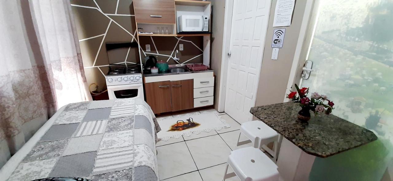 Kitnet K1 Em Torres-Rs - Na Mais Bela Praia Gaucha - Cozinha - Banheiro - Ar Condicionado - Smart Tv 32' - Wi-Fi - Anfitria Superhost No Bnb Экстерьер фото