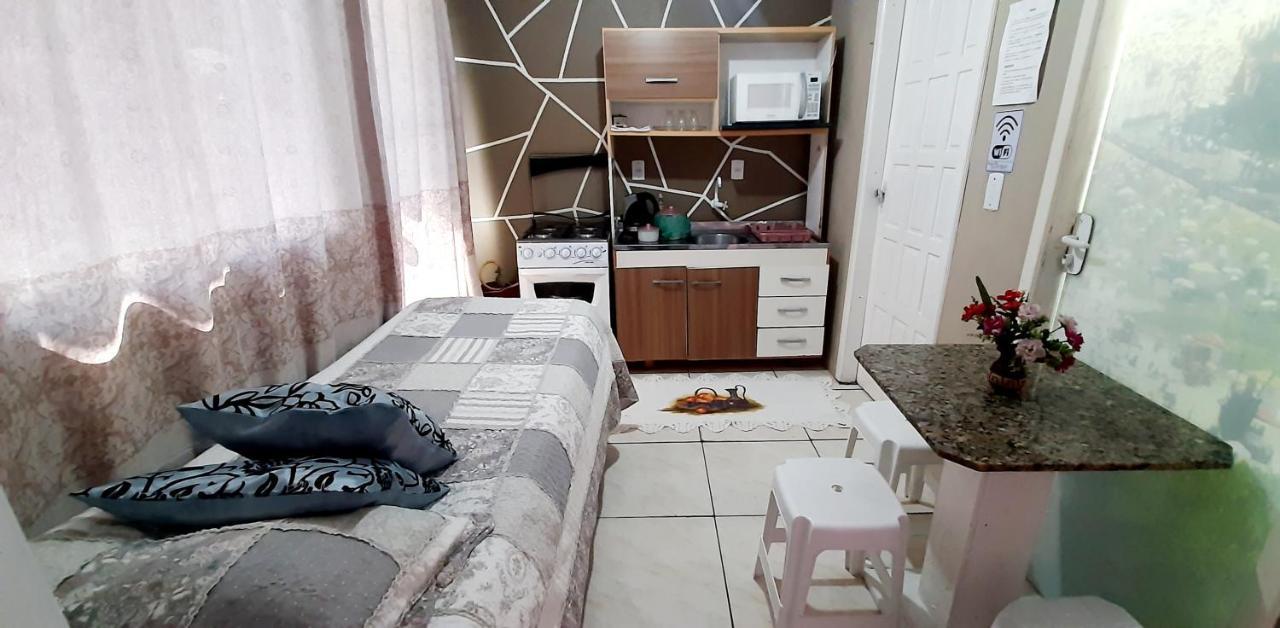 Kitnet K1 Em Torres-Rs - Na Mais Bela Praia Gaucha - Cozinha - Banheiro - Ar Condicionado - Smart Tv 32' - Wi-Fi - Anfitria Superhost No Bnb Экстерьер фото