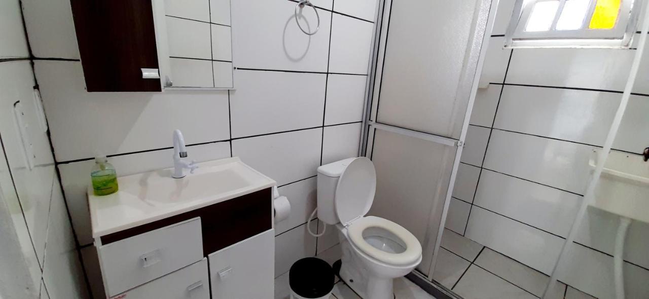 Kitnet K1 Em Torres-Rs - Na Mais Bela Praia Gaucha - Cozinha - Banheiro - Ar Condicionado - Smart Tv 32' - Wi-Fi - Anfitria Superhost No Bnb Экстерьер фото