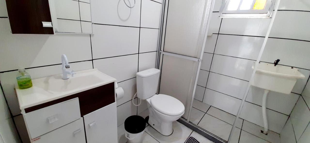 Kitnet K1 Em Torres-Rs - Na Mais Bela Praia Gaucha - Cozinha - Banheiro - Ar Condicionado - Smart Tv 32' - Wi-Fi - Anfitria Superhost No Bnb Экстерьер фото
