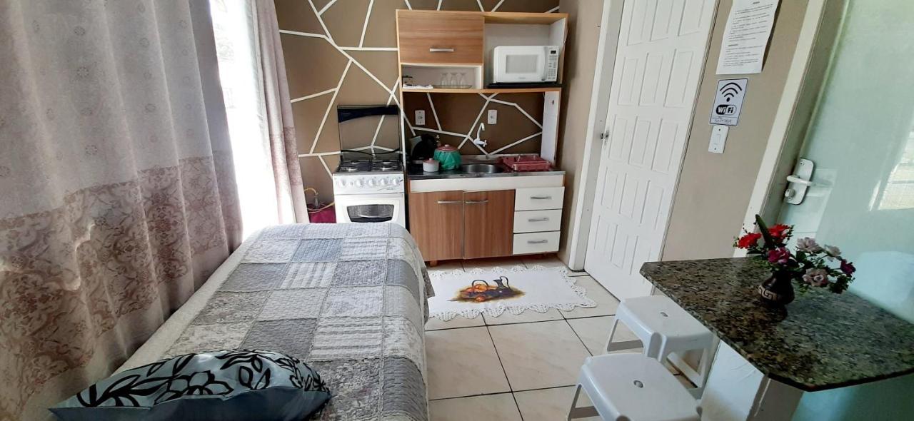 Kitnet K1 Em Torres-Rs - Na Mais Bela Praia Gaucha - Cozinha - Banheiro - Ar Condicionado - Smart Tv 32' - Wi-Fi - Anfitria Superhost No Bnb Экстерьер фото