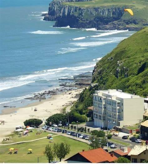 Kitnet K1 Em Torres-Rs - Na Mais Bela Praia Gaucha - Cozinha - Banheiro - Ar Condicionado - Smart Tv 32' - Wi-Fi - Anfitria Superhost No Bnb Экстерьер фото